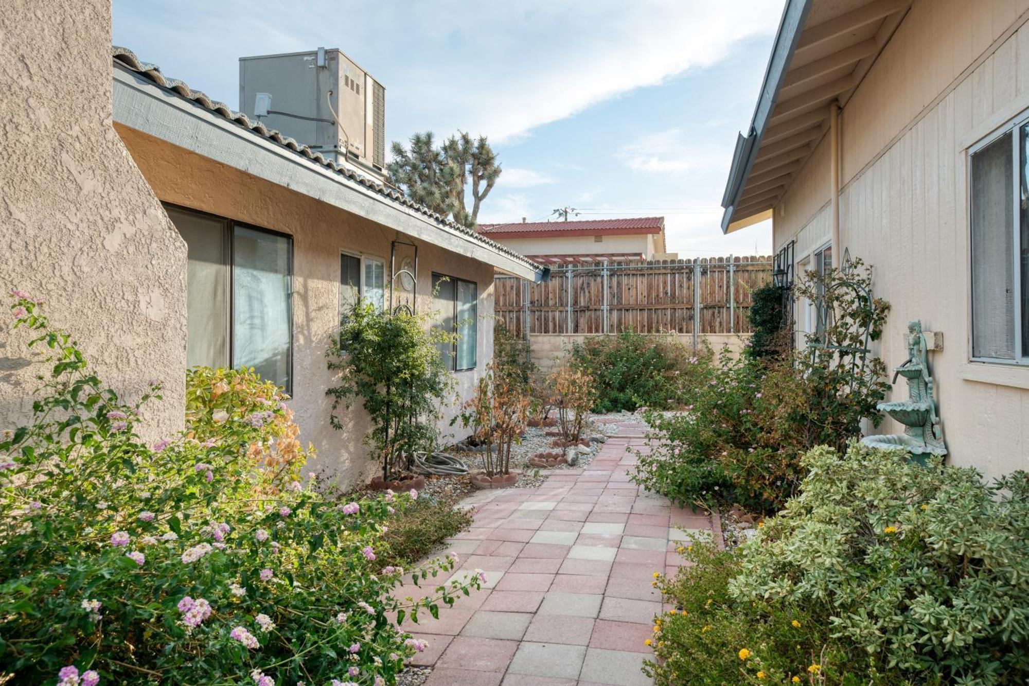 Archie By Avantstay Desert Retreat W Courtyard Edge Of Joshua Tree Yucca Valley Esterno foto